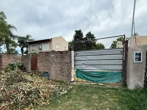 Terreno en Venta en Villa Luzuriaga, USD 62.000