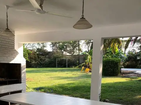 Gran Casa Quinta en Colonia Avellaneda