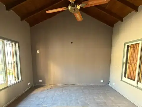 Casa 3 ambientes con 1 baño