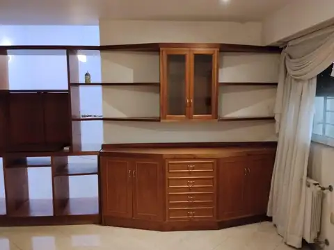 Casa 7 ambientes con 2 baños