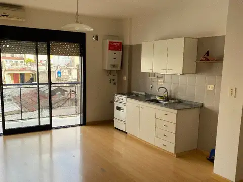 Departamento en Alquiler en Balvanera, $ 600.000