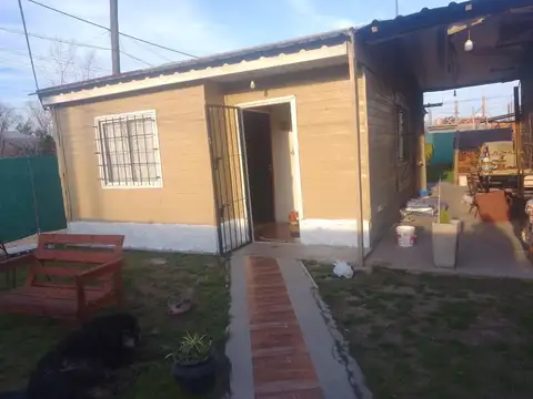 Casa 2 ambientes con 1 baño