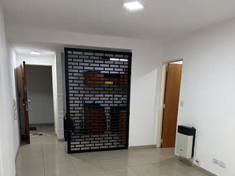 3 de febrero 900, Piso 1