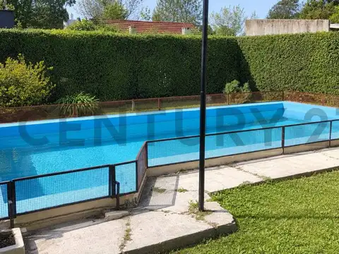 Casa Quinta en Venta con Parque y Pileta en Olmos