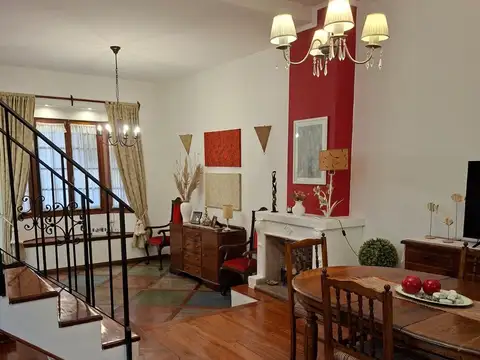 Casa en Venta con 1 cochera