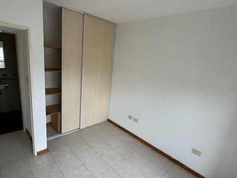 Departamento en Alquiler en Luis Agote, $ 380.000