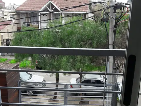 Departamento 1 amb amplio con Balcón al Frente