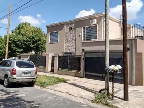 Duplex en Venta en Luis Guillon