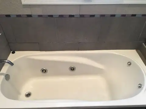 EN VENTA EN CASEROS EXCELENTE DEPARTAMENTO TIPO CASA EN PLANTA ALTA, 3 AMBIENTES - FICHA 7423