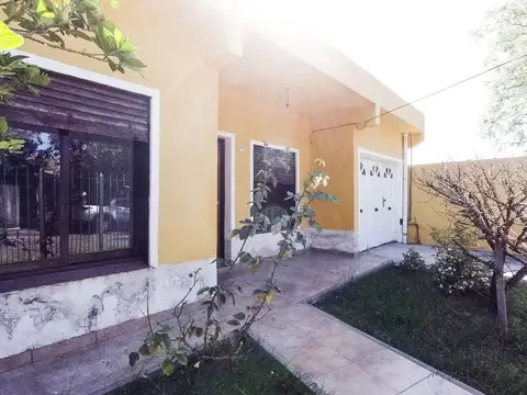 VENTA CASA 3 AMB C/ QUINCHO Y GARAGE EN BURZACO