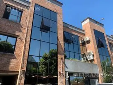 Alquiler de oficina de 77 m2 en San Isidro