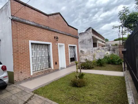 Casa 4 ambientes con 1 baño