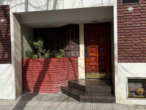Venta dpto 2 ambientes a metros de Avenida. Apto crédito. Parque Avellaneda