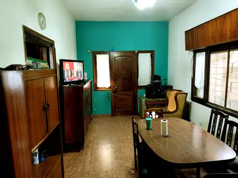 CASA DE 3 AMBIENTES CON COCHERA, AMPLIO PATIO Y TERRAZA. ANTOFAGASTA 379 AVELLANEDA