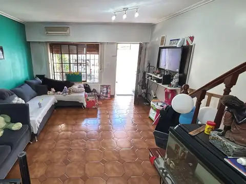 Depto Tipo Casa en Venta de 4 ambientes
