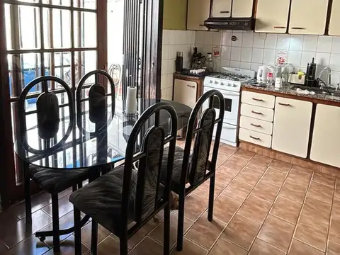 Depto Tipo Casa en Venta 50 años