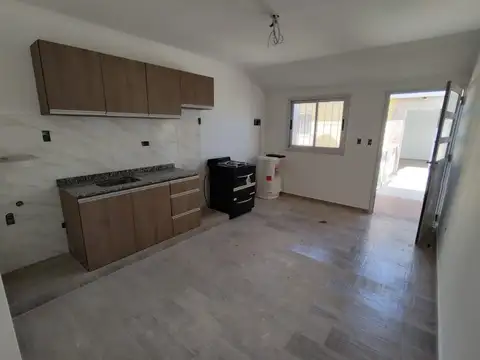 Alquiler Dos Ambientes con Balcón en Villa Luzuriaga