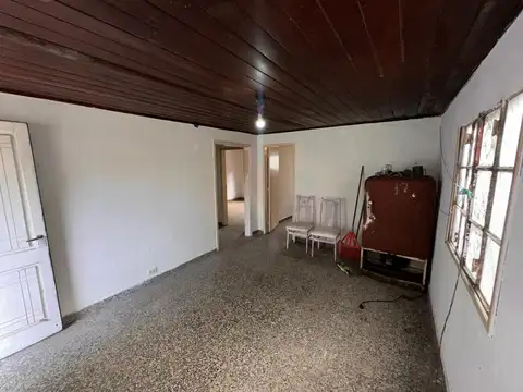 Casa 3 ambientes con 1 baño