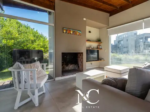 Casa en Venta en Costa Esmeralda con gas natural