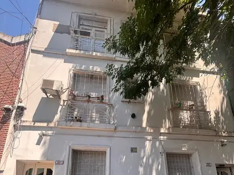 PH en Almagro, oportunidad, para reciclar, a 6 cuadras del Subte A