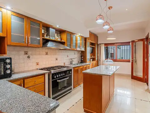 Casa en Venta con 1 cochera
