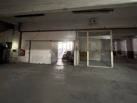 Edificio Comercial 2700m2 en 3 Plantas - Parque Patricios