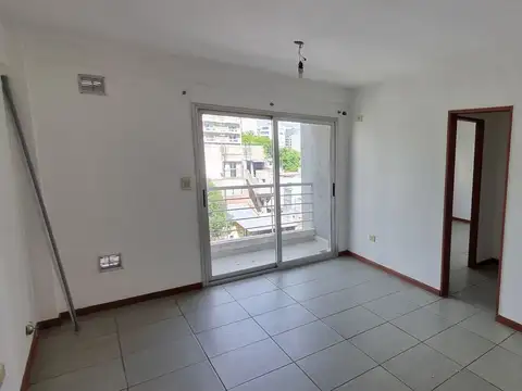 Departamento de 2 amb. en venta en Moron Sur