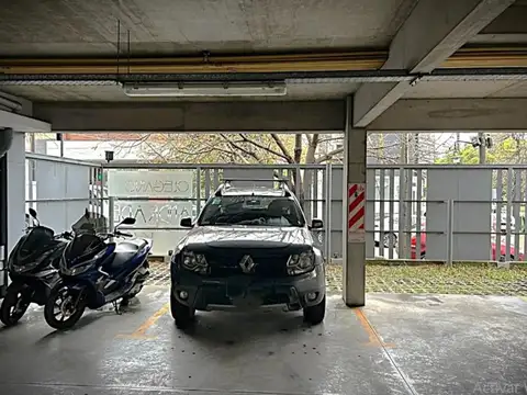 Cochera a la venta en San Isidro