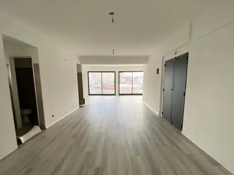 Venta. Oficina. 2 Cocheras. 180m. Viamonte y Junín. 