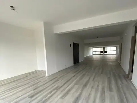 Venta. Oficina. 2 Cocheras. 180m. Viamonte y Junín.