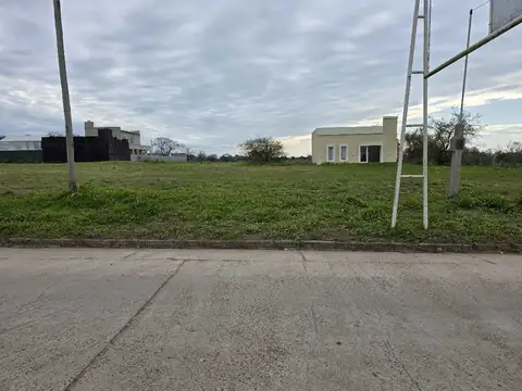 Vendo terreno de 425 m2 caseros, entre ríos.
