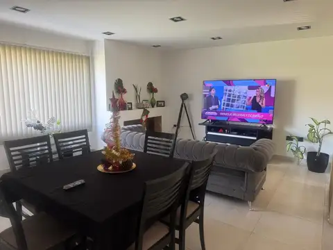 Casa 7 ambientes con 3 baños