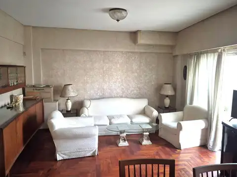 San Luis 2500, Piso 9