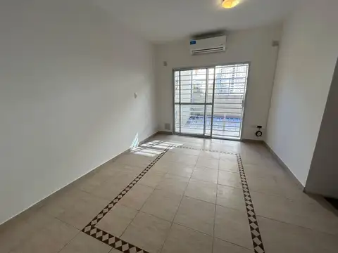 Departamento en Alquiler en Banfield, $ 650.000