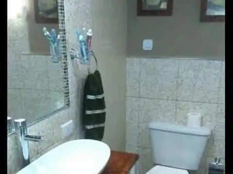 Casa 3 ambientes con 2 baños