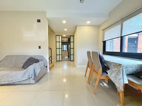 Casa 5 ambientes con 1 baño