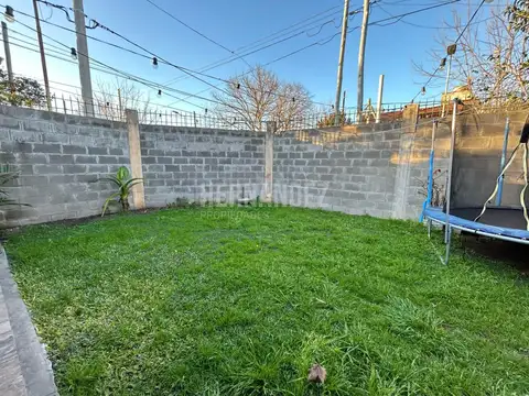 Casa 3 ambientes con 2 baños
