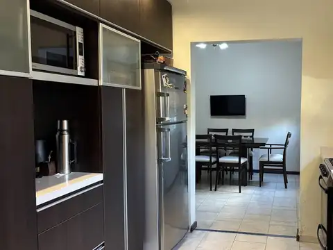 Casa 4 ambientes con 2 baños