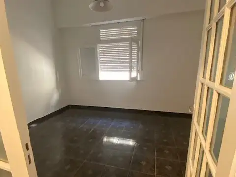 ALQUILER DEPARTAMENTO 3 AMBIENTES CON PATIO