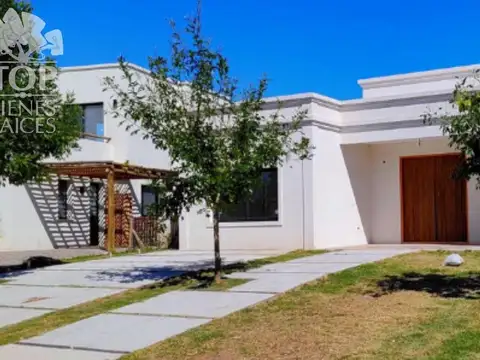 Casa en  Naudir Escobar