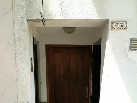 Departamento de 2amb y medio con patio y parrilla