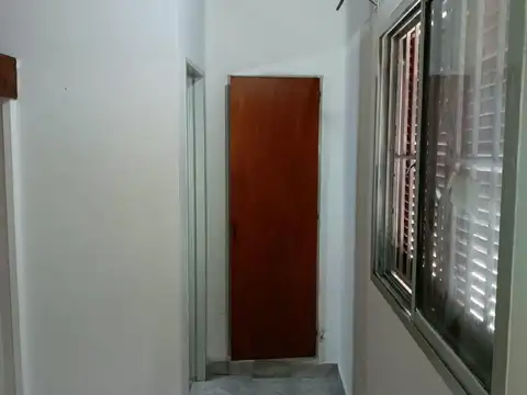 Departamento de 2amb y medio con patio y parrilla