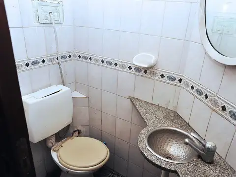 CASA 4 amb en VENTA en FLORES y terraza + ESTUDIO