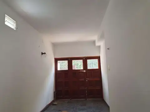 Defensa 1700, Piso PB