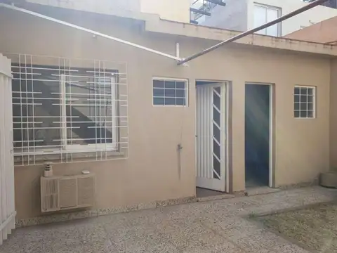 HAEDO - OPORTUNIDAD CASA 3 AMB. CON COCHERA + PATIO + TERRAZA - VENTA NO CONDICIONADA   