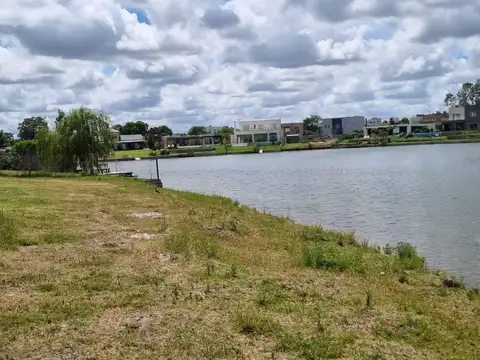 SAN SEBASTIAN AREA 1 LOTE  A lA LAGUNA