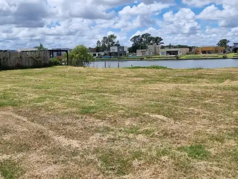 SAN SEBASTIAN AREA 1 LOTE  A lA LAGUNA