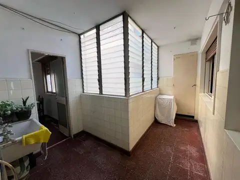 Departamento 5 ambientes con 3 baños