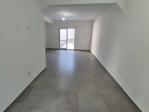 Salto 200, Piso PB