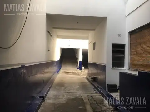 Magnifico Galpón s/ Av Caseros, Foco Comercial - Mixtura 4 - Parque Patricios -